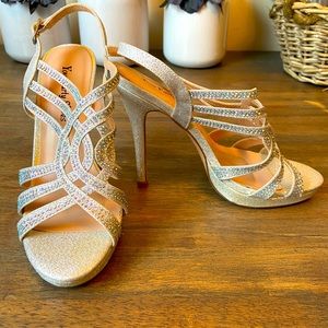 Party Shoes Mariah Silver Sequin Event Heels EUC